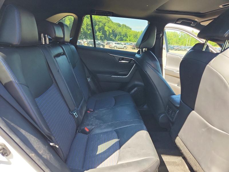 Photo 10 from auction – 2023 TOYOTA RAV4 with VIN 2T3E6RFV7PW038830