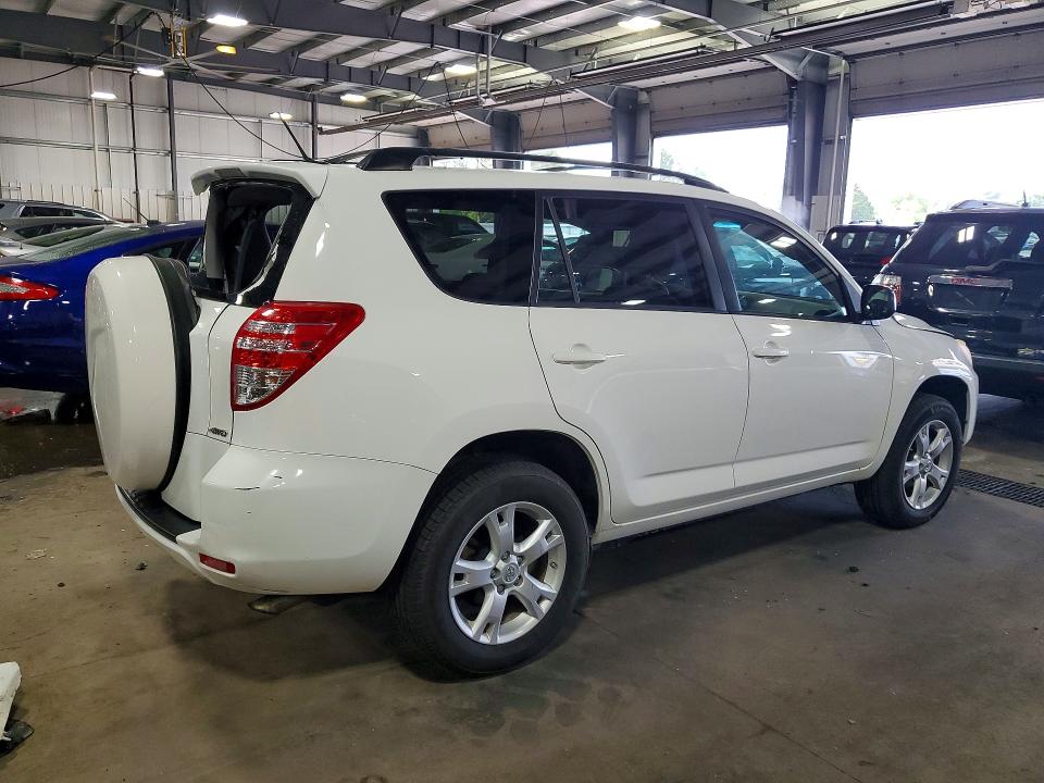 Photo 3 from auction – 2011 TOYOTA RAV4 with VIN JTMBF4DV3B5041832