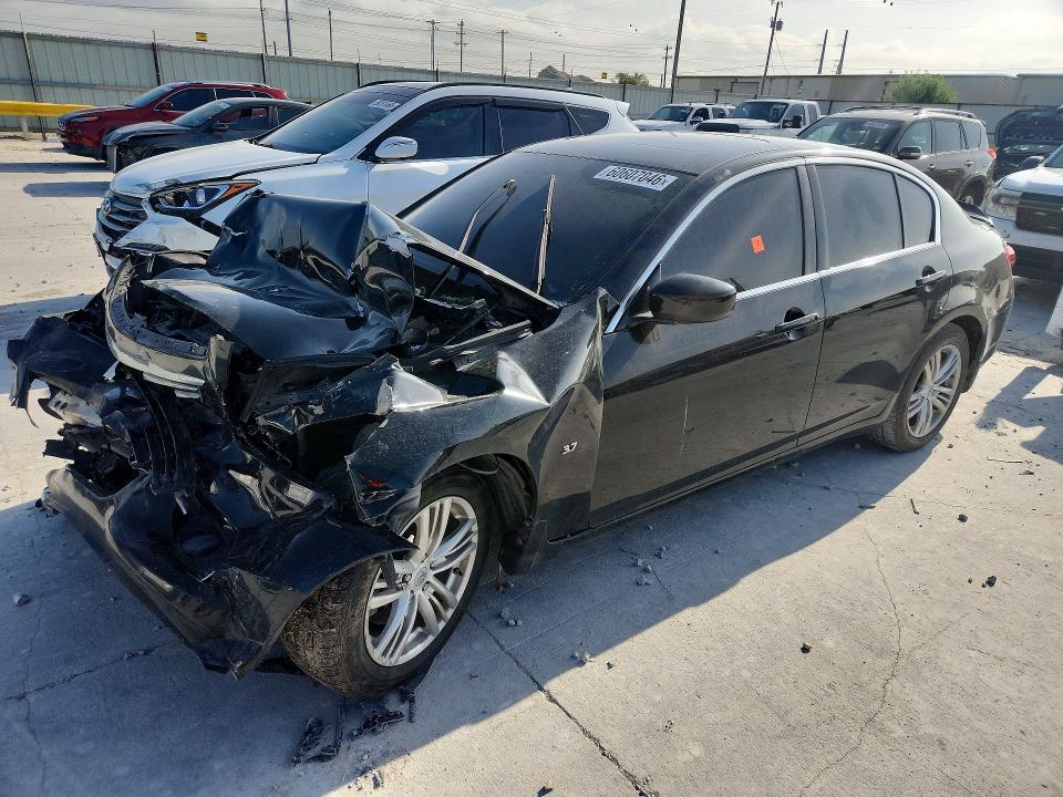 2015 INFINITI Q40