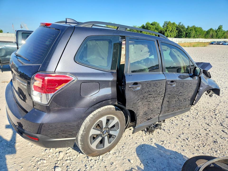 Photo 3 from auction – 2017 SUBARU FORESTER with VIN JF2SJABC0HH576642