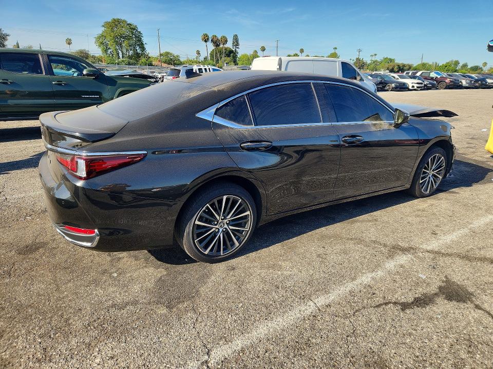 Foto 3 de la subasta – 2025 LEXUS ES 300H con VIN 58ADA1C16SU075679