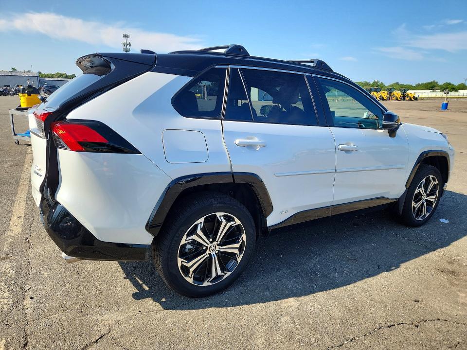 Photo 3 from auction – 2025 TOYOTA RAV4 with VIN JTMFB3FV8SD281727