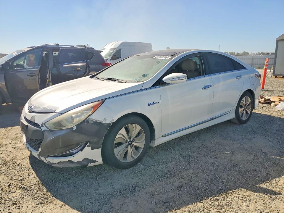 HYUNDAI SONATA 2014 with VIN KMHEC4A42EA107117 - Photo from auction