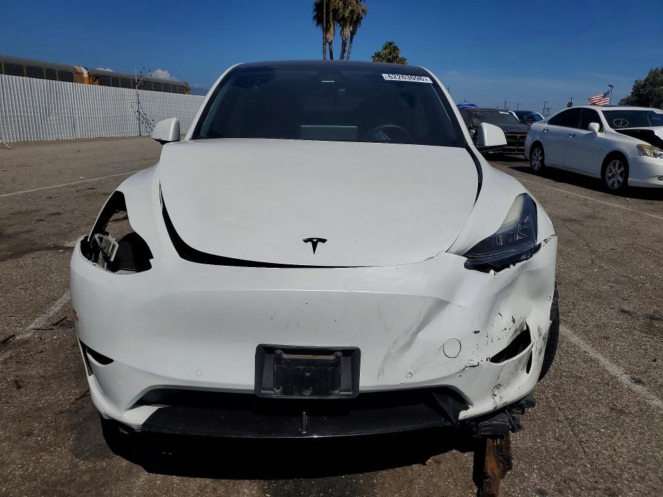 Photo 5 from auction – 2020 TESLA MODEL Y with VIN 5YJYGDEE0LF010902