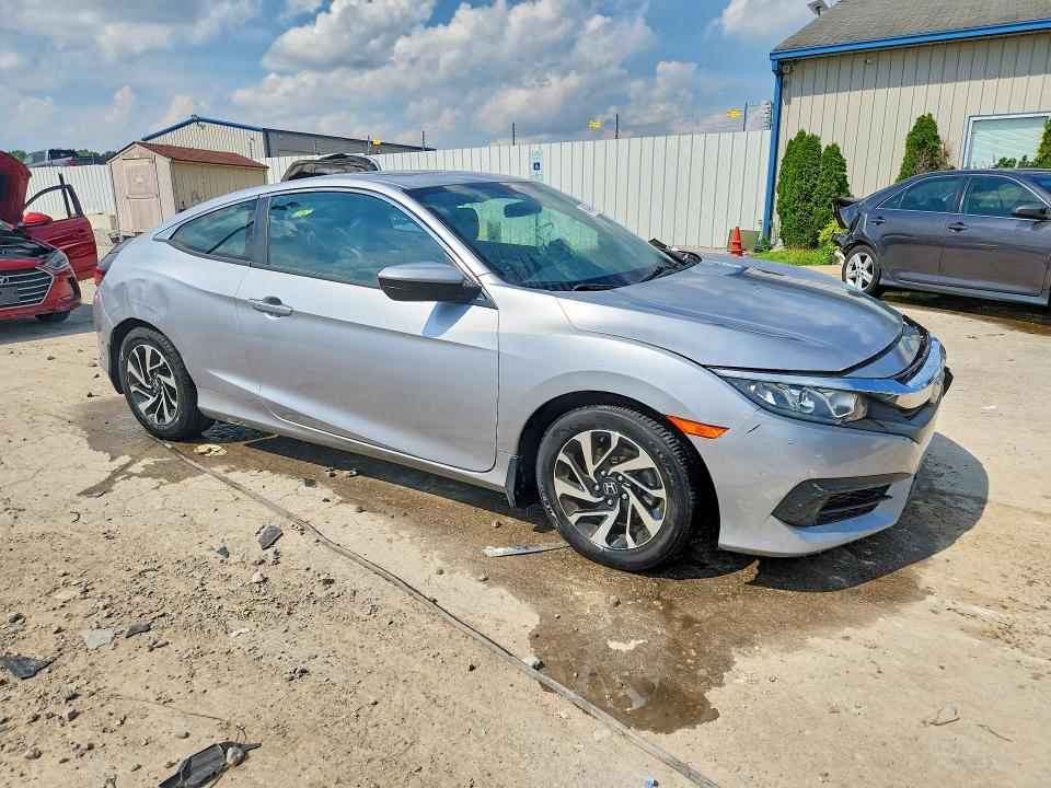 Photo 4 from auction – 2017 HONDA CIVIC with VIN 2HGFC4B0XHH311563