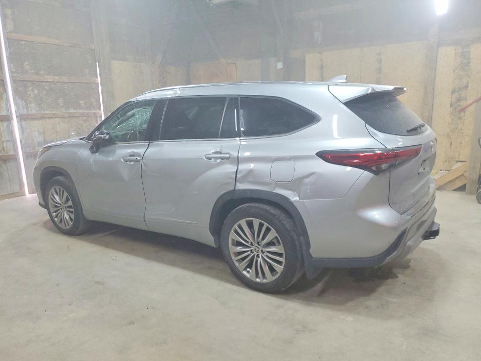 Photo 2 from auction – 2022 TOYOTA HIGHLANDER with VIN 5TDFZRBH8NS235600