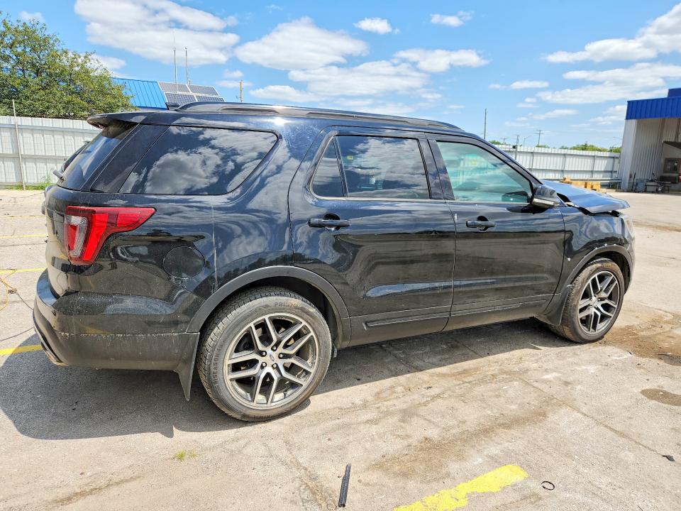 Photo 3 from auction – 2017 FORD EXPLORER with VIN 1FM5K8GTXHGA07177