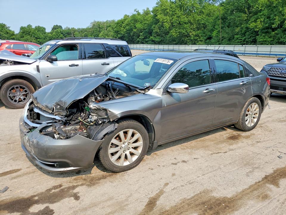 CHRYSLER 200 2013 with VIN 1C3CCBCG2DN751820 - Photo from auction