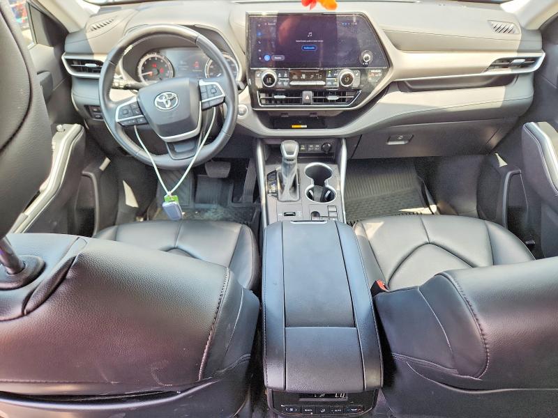 Фото 8 с аукциона – 2023 TOYOTA HIGHLANDER с VIN 5TDKDRAH4PS521350