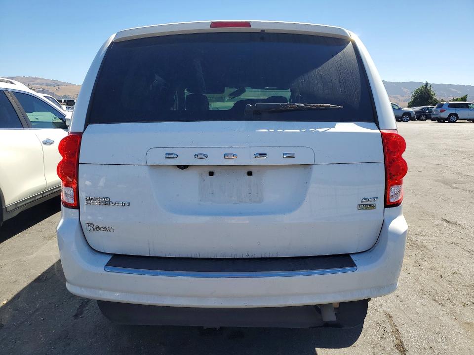 Photo 6 from auction – 2017 DODGE GRAND CARAVAN with VIN 2C4RDGCG9HR672329