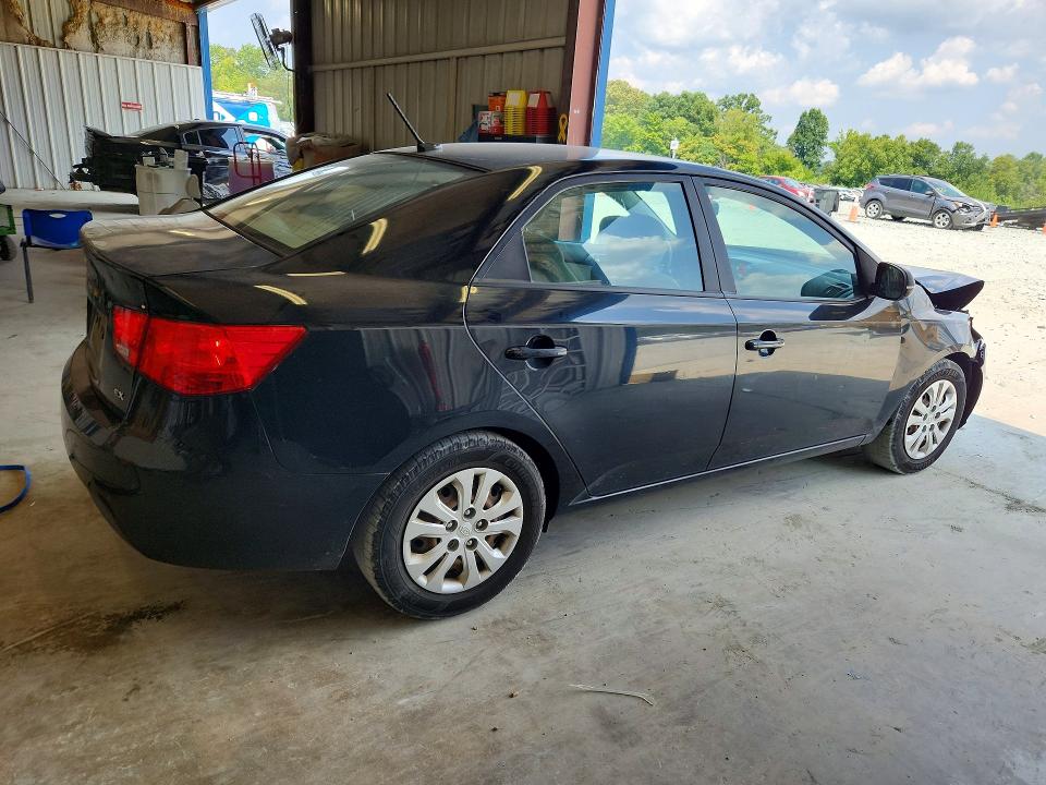 Photo 3 from auction – 2013 KIA FORTE with VIN KNAFU4A28D5735157