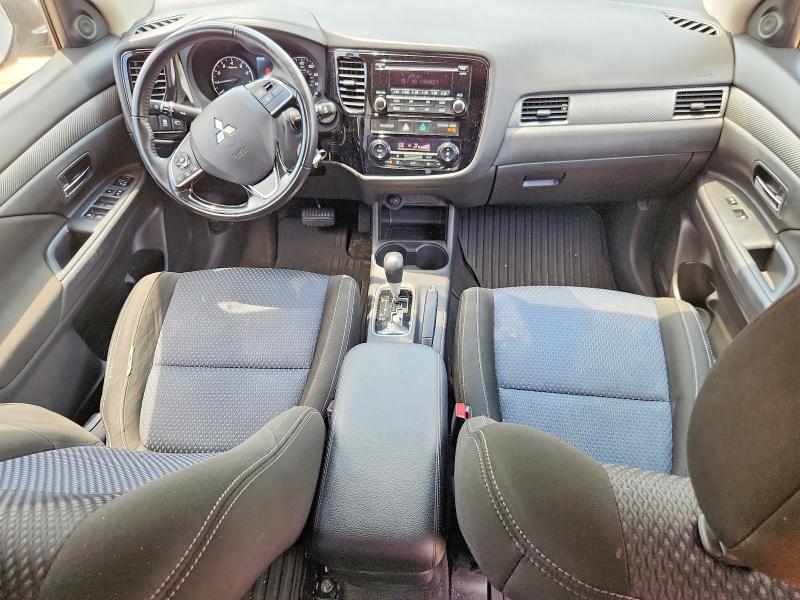 Photo 8 from auction – 2016 MITSUBISHI OUTLANDER with VIN JA4AZ3A38GZ035714
