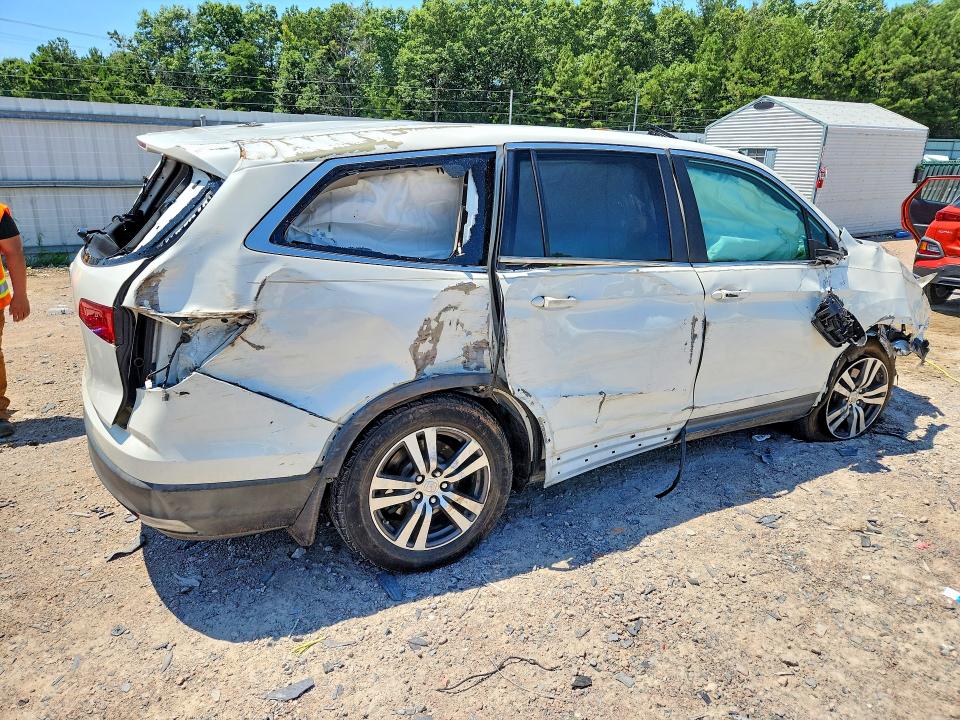Photo 3 from auction – 2016 HONDA PILOT with VIN 5FNYF5H59GB005241