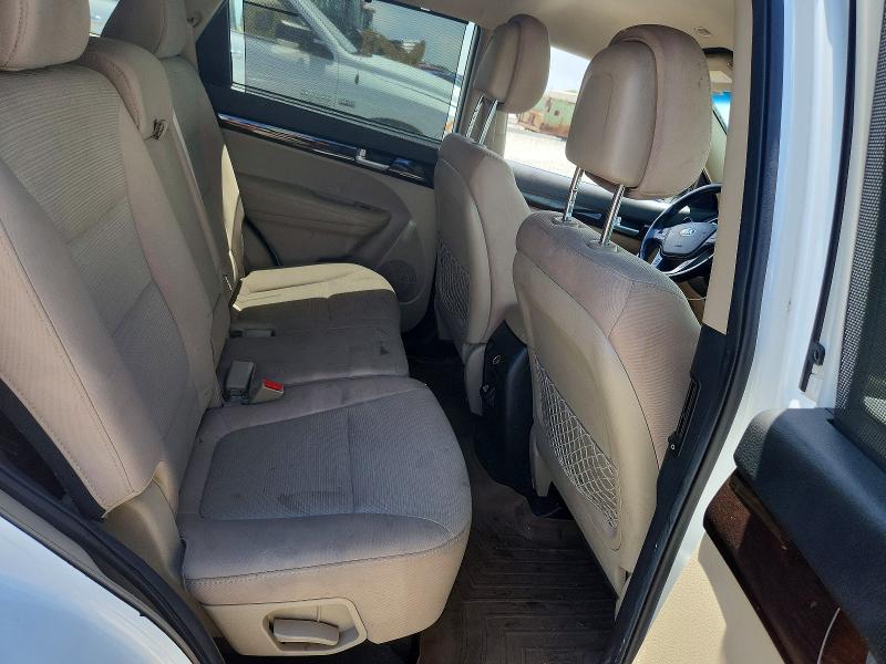 Photo 11 from auction – 2014 KIA SORENTO with VIN 5XYKTDA72EG482457
