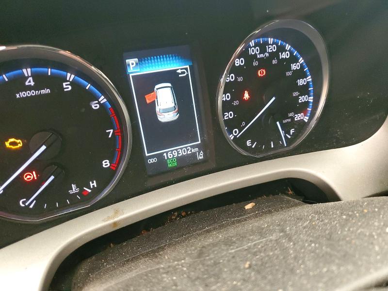 Photo 9 from auction – 2017 TOYOTA RAV4 with VIN 2T3BFREV7HW623624