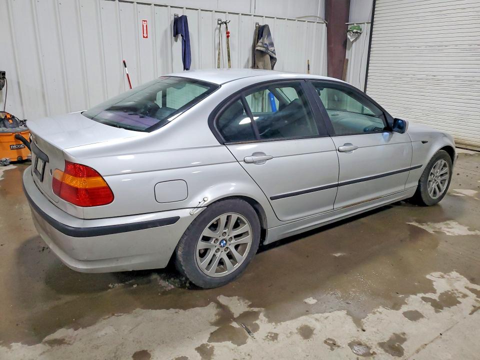 Photo 3 from auction – 2003 BMW 325 with VIN WBAEU334X3PF59450