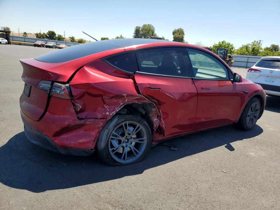 Foto 3 de la subasta – 2025 TESLA MODEL Y con VIN 7SAYGDED8SF240146