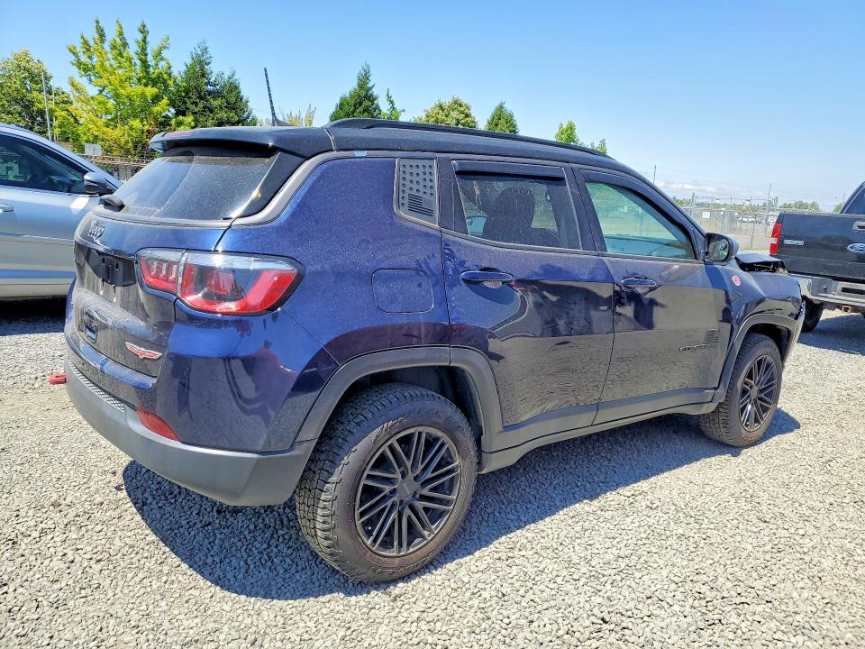 Photo 3 from auction – 2020 JEEP COMPASS with VIN 3C4NJDDB8LT106807