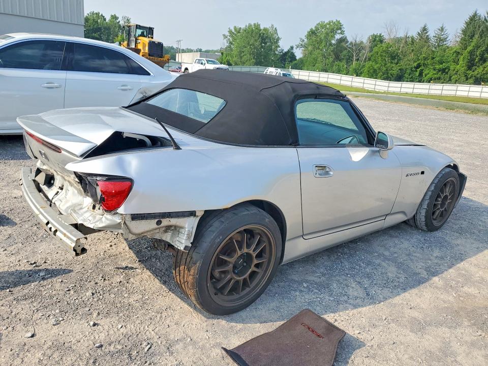 Фото 3 с аукциона – 2002 HONDA S2000 с VIN JHMAP11482T007821