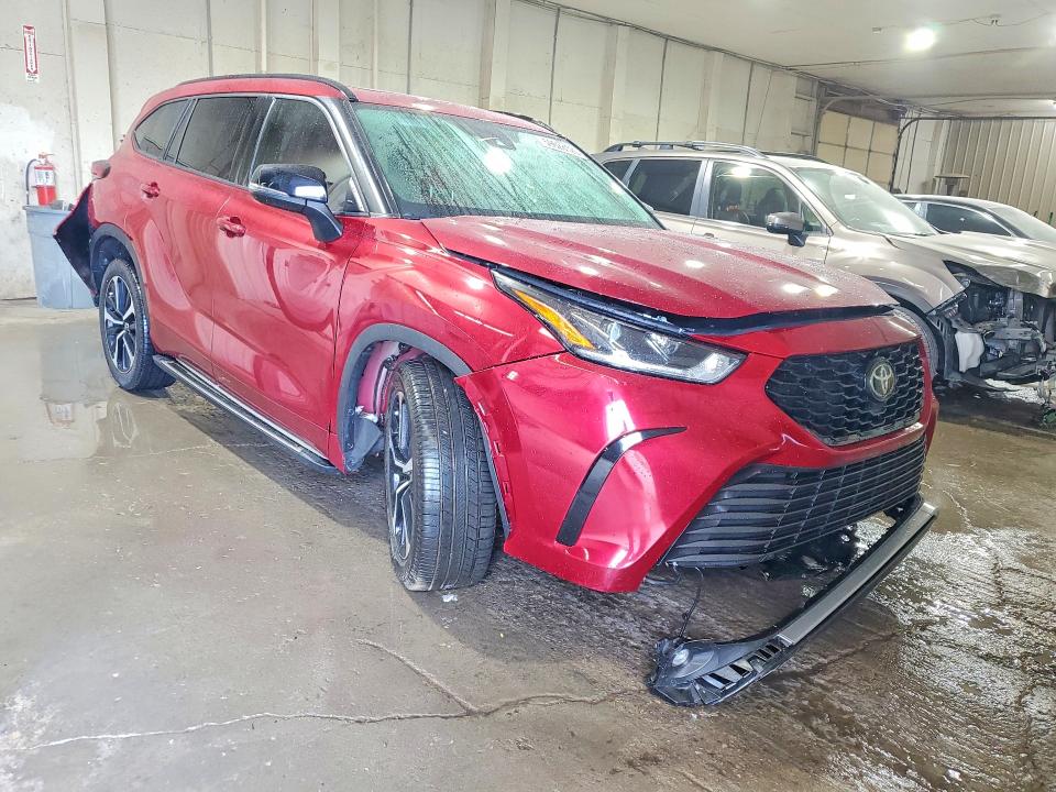 Photo 4 from auction – 2021 TOYOTA HIGHLANDER with VIN 5TDJZRAH5MS048308
