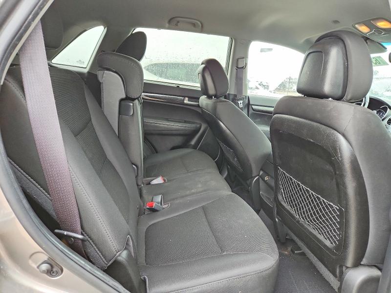 Photo 10 from auction – 2014 KIA SORENTO with VIN 5XYKTDA60EG502227