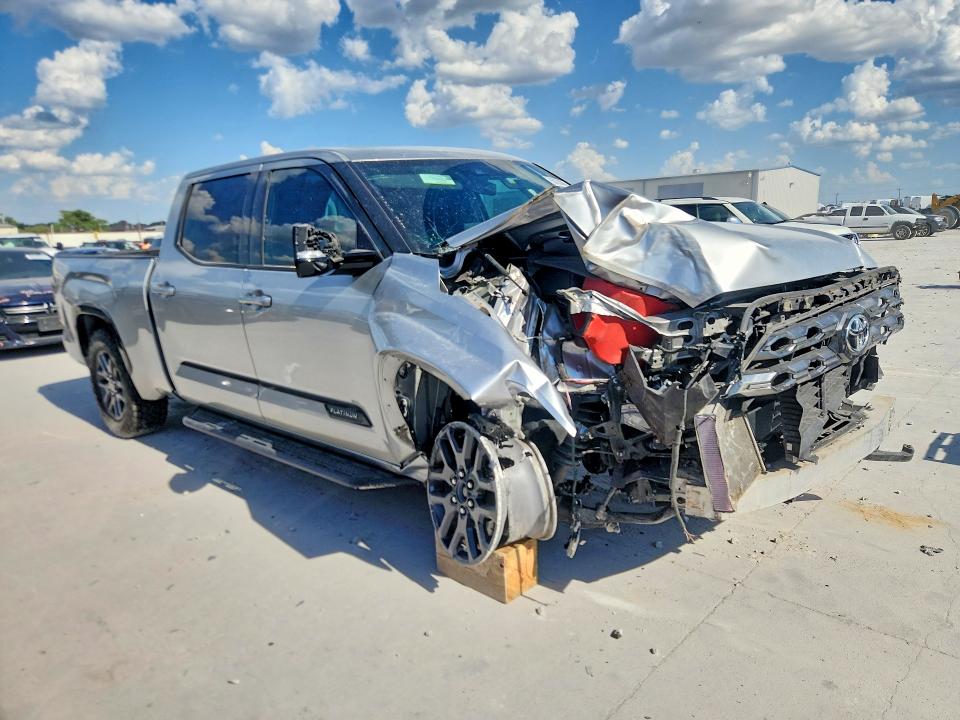 Photo 4 from auction – 2023 TOYOTA TUNDRA with VIN 5TFNA5EC5PX018241