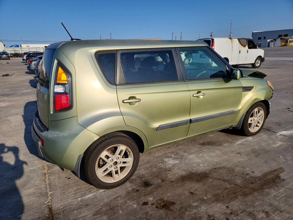 Photo 3 from auction – 2011 KIA SOUL with VIN KNDJT2A20B7339164