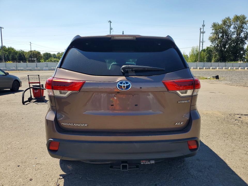 Photo 6 from auction – 2018 TOYOTA HIGHLANDER HYBRID with VIN 5TDJGRFH3JS040976