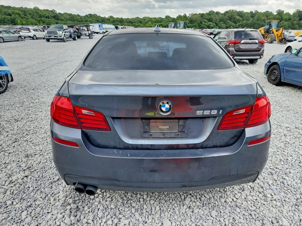 Photo 6 from auction – 2016 BMW 528 with VIN WBA5A5C56GD527385