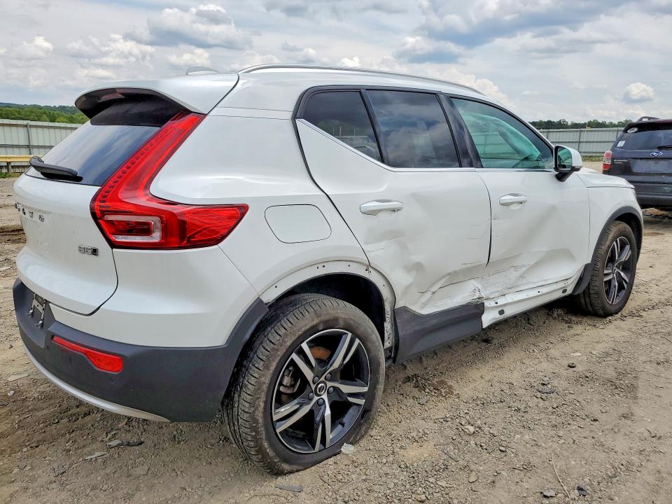 Photo 3 from auction – 2025 VOLVO XC40 with VIN YV4L12UJ7S2543813