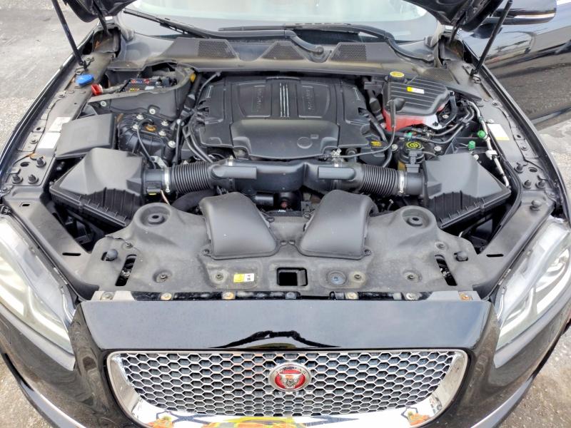 Photo 11 from auction – 2017 JAGUAR XJL with VIN SAJWJ2GD2H8W08080
