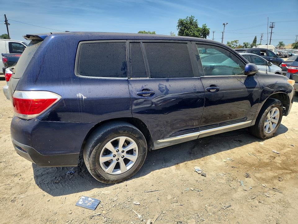 Photo 3 from auction – 2011 TOYOTA HIGHLANDER with VIN 5TDZK3EHXBS025408