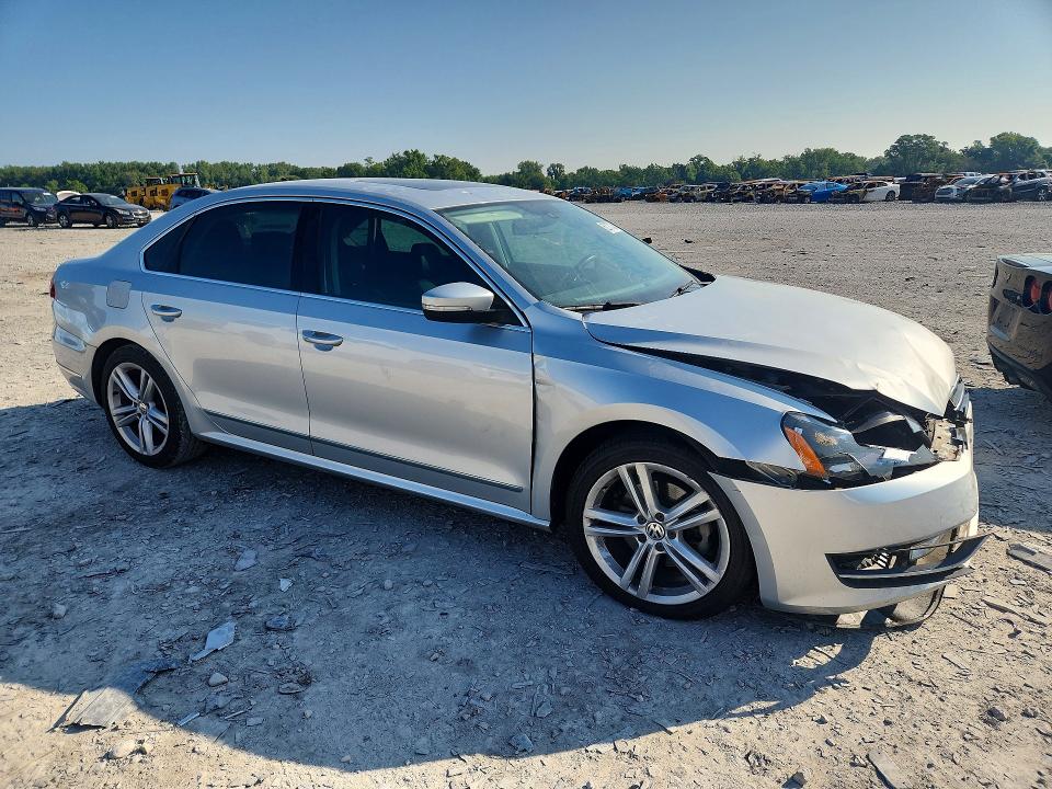 Photo 4 from auction – 2015 VOLKSWAGEN PASSAT with VIN 1VWBT7A3XFC039619