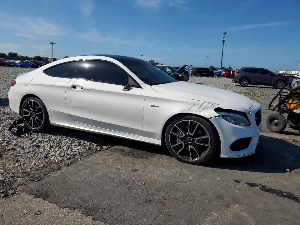 Photo 4 from auction – 2017 MERCEDES-BENZ C with VIN WDDWJ6EB8HF452927