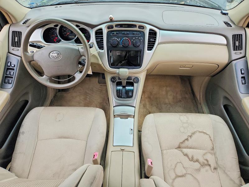 Photo 8 from auction – 2005 TOYOTA HIGHLANDER with VIN JTEEP21A850132401