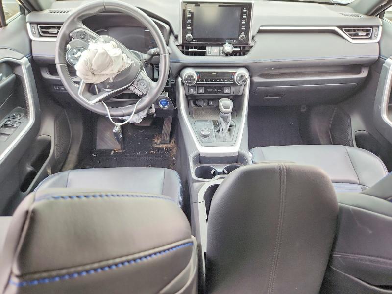 Photo 8 from auction – 2020 TOYOTA RAV4 with VIN 2T3EWRFV0LW070562