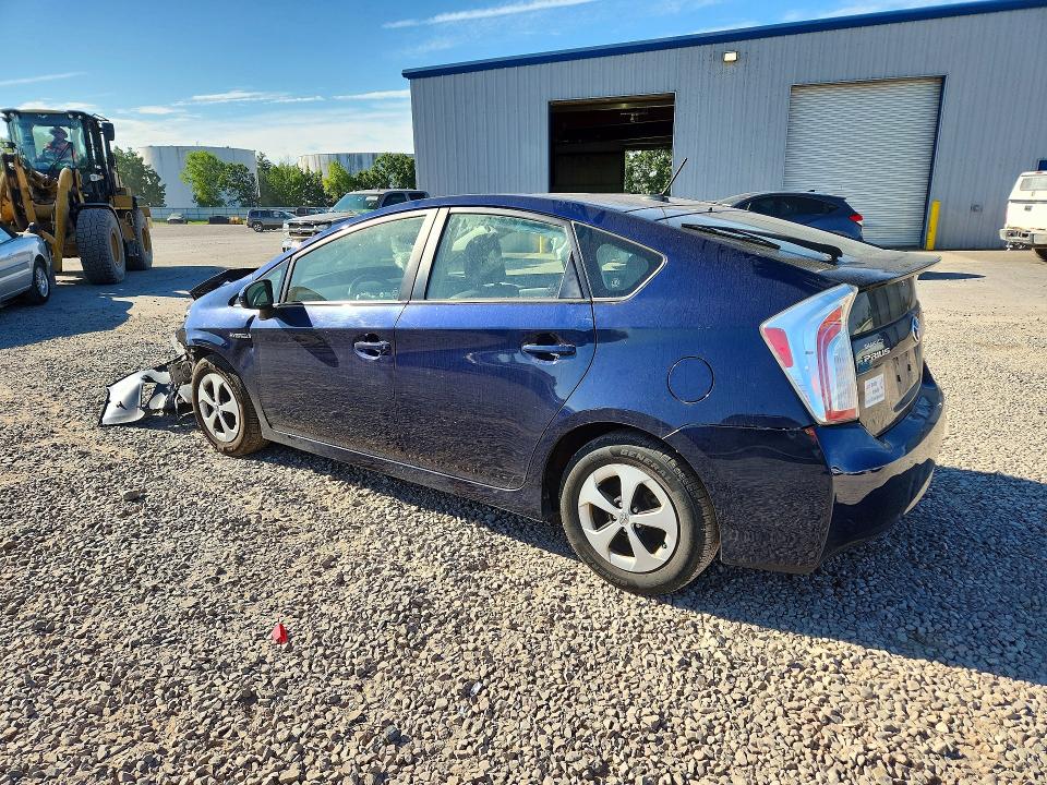 Photo 2 from auction – 2015 TOYOTA PRIUS with VIN JTDKN3DU6F0466405