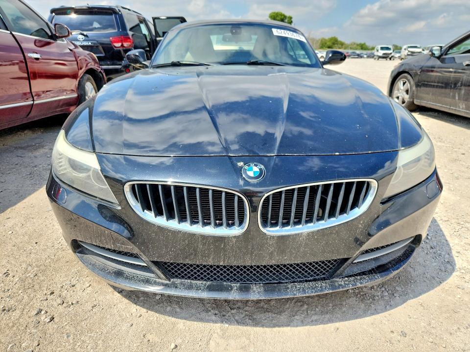 Photo 5 from auction – 2011 BMW Z4 with VIN WBALM5C51BE379714