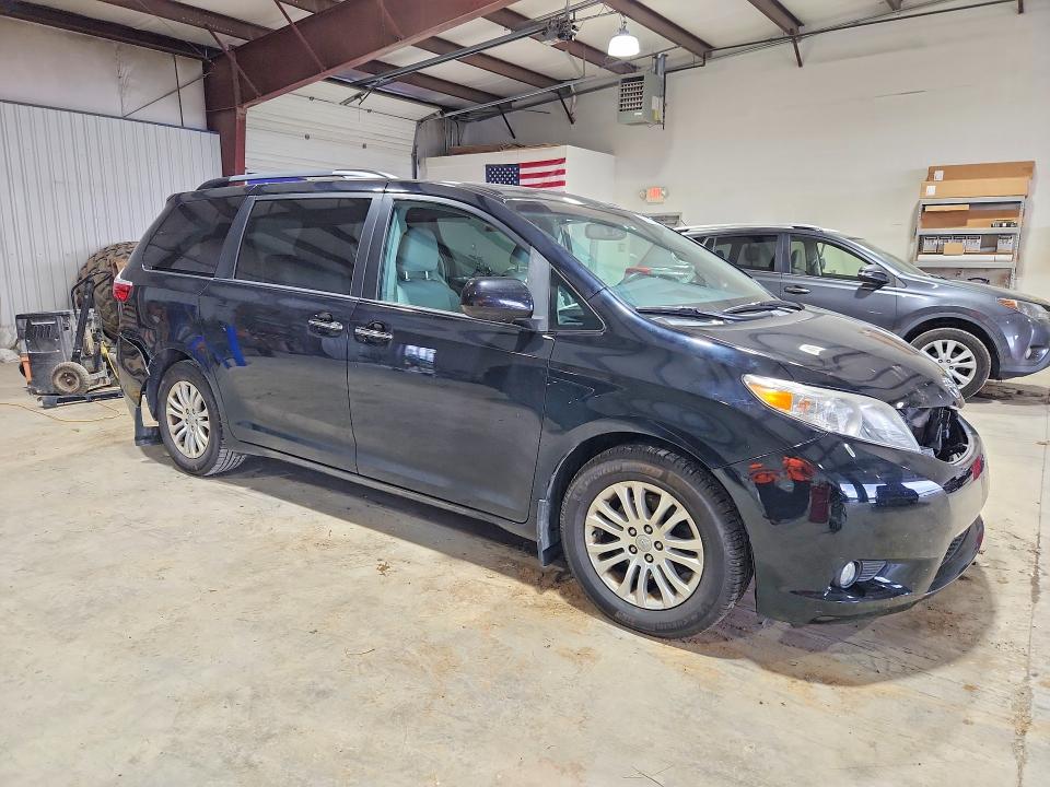 Zdjęcie 4 z aukcji – 2017 TOYOTA SIENNA z VIN 5TDYZ3DC5HS853467