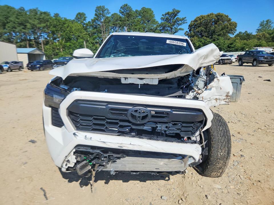 Photo 5 from auction – 2024 TOYOTA TACOMA with VIN 3TMLB5JN8RM054980