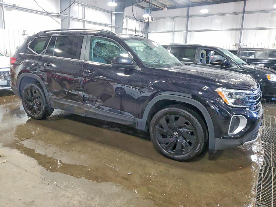 Photo 4 from auction – 2024 VOLKSWAGEN ATLAS with VIN 1V2KR2CA5RC527251