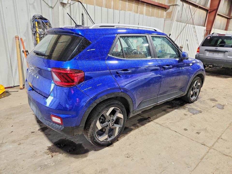 Photo 3 from auction – 2023 HYUNDAI VENUE with VIN KMHRC8A33PU249526