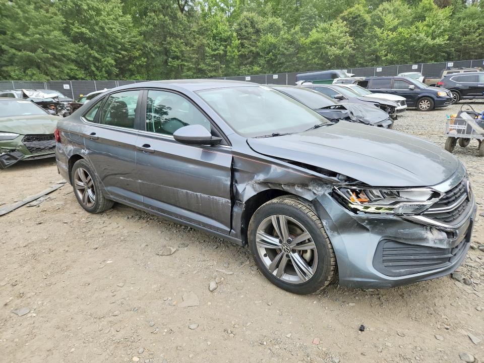 Photo 4 from auction – 2022 VOLKSWAGEN JETTA with VIN 3VWEM7BU6NM019785