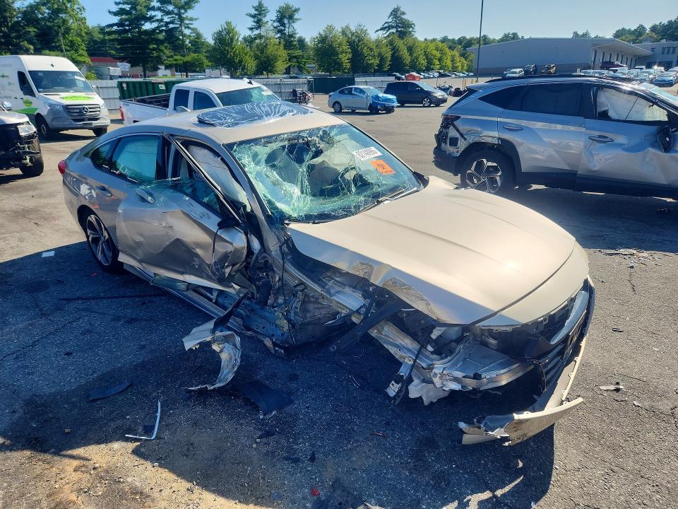 Photo 4 from auction – 2018 HONDA ACCORD with VIN 1HGCV1F50JA143597