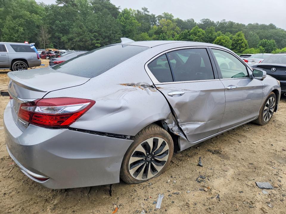 Photo 3 from auction – 2017 HONDA ACCORD with VIN JHMCR6F31HC001867