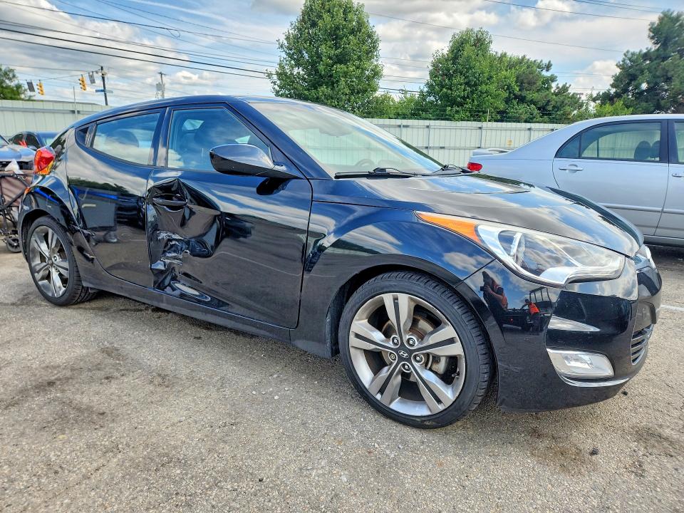Photo 4 from auction – 2017 HYUNDAI VELOSTER with VIN KMHTC6AD6HU323395