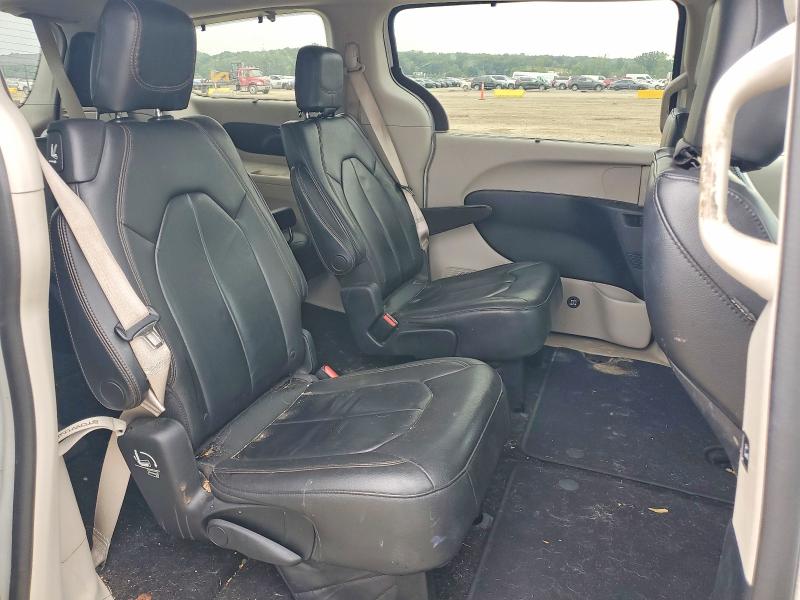Photo 11 from auction – 2017 CHRYSLER PACIFICA with VIN 2C4RC1BG9HR584205