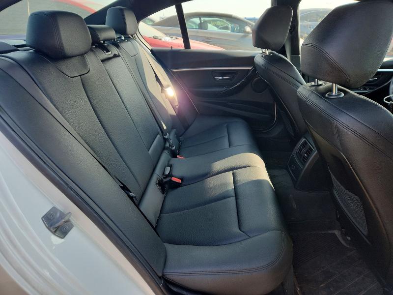 Photo 10 from auction – 2017 BMW 3 with VIN WBA8E1C31HA029302