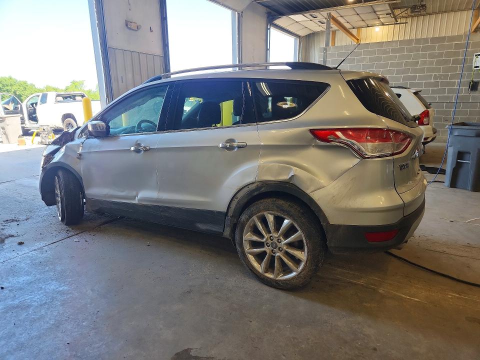 Photo 2 from auction – 2016 FORD ESCAPE with VIN 1FMCU9GX5GUB29147