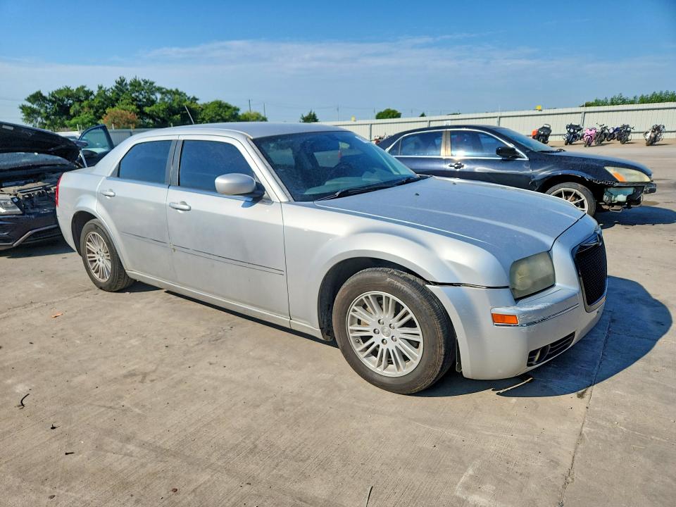 Photo 4 from auction – 2008 CHRYSLER 300 with VIN 2C3KA53GX8H222598